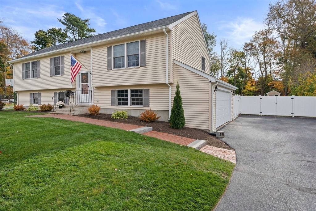 Abington, MA 02351,10 Crossman Cir