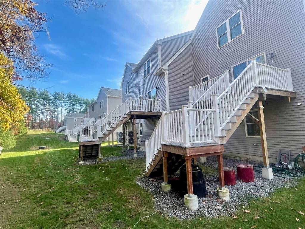 Westford, MA 01886,2 Sugar Maple Ln #2