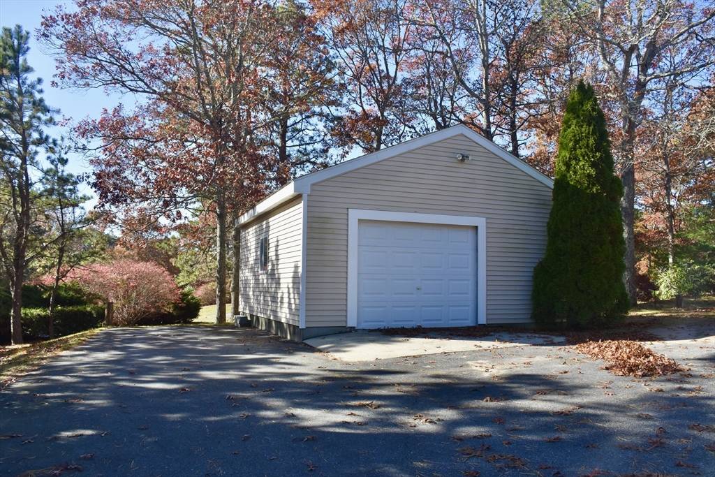 Barnstable, MA 02648,101 Cherrywood Ln