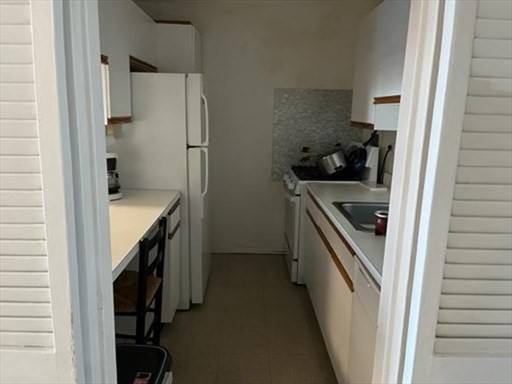 Boston, MA 02114,8 Whittier Pl #8