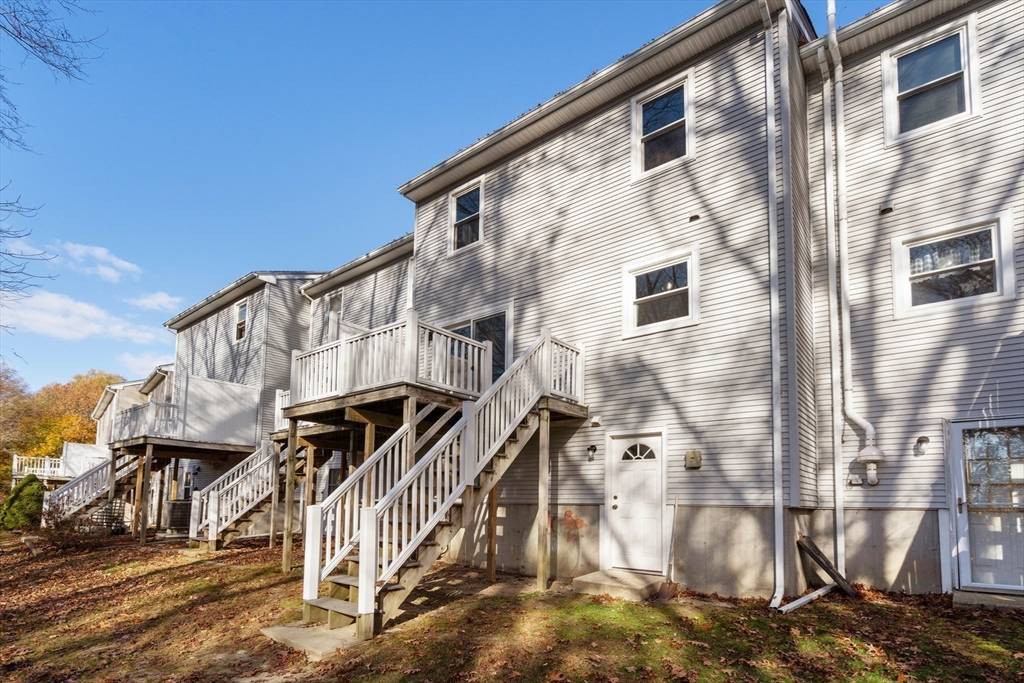 Webster, MA 01570,27 Highcrest Park #27