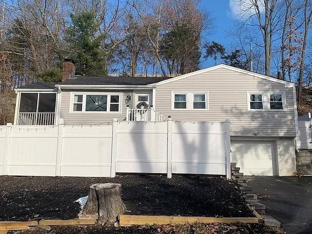 Waltham, MA 02453,15 Livingstone Lane