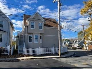 Gloucester, MA 01930,69 Poplar Street #2