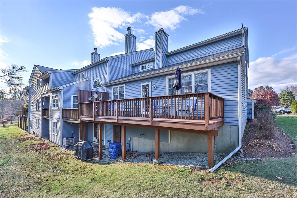 Sturbridge, MA 01566,115 Colonial Dr #115