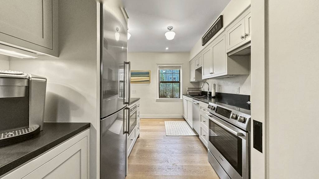 25 Broadway Nantucket, MA 02564
