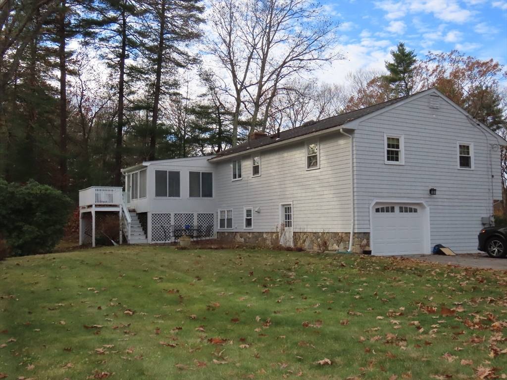 Medfield, MA 02052,37 Hearthstone Dr