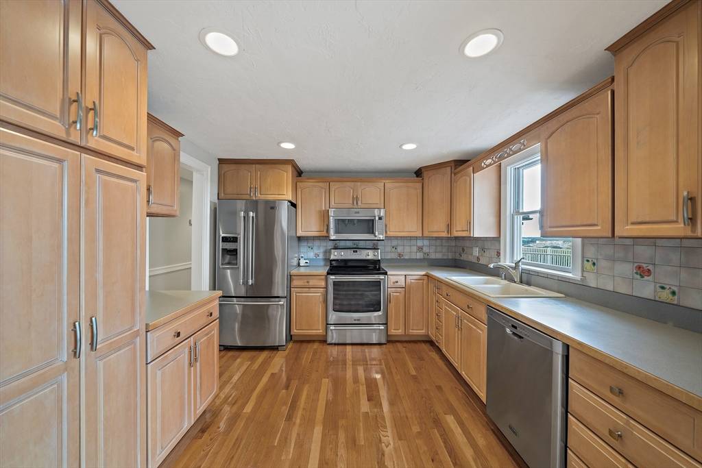 Woburn, MA 01801,15 Skyview Ln