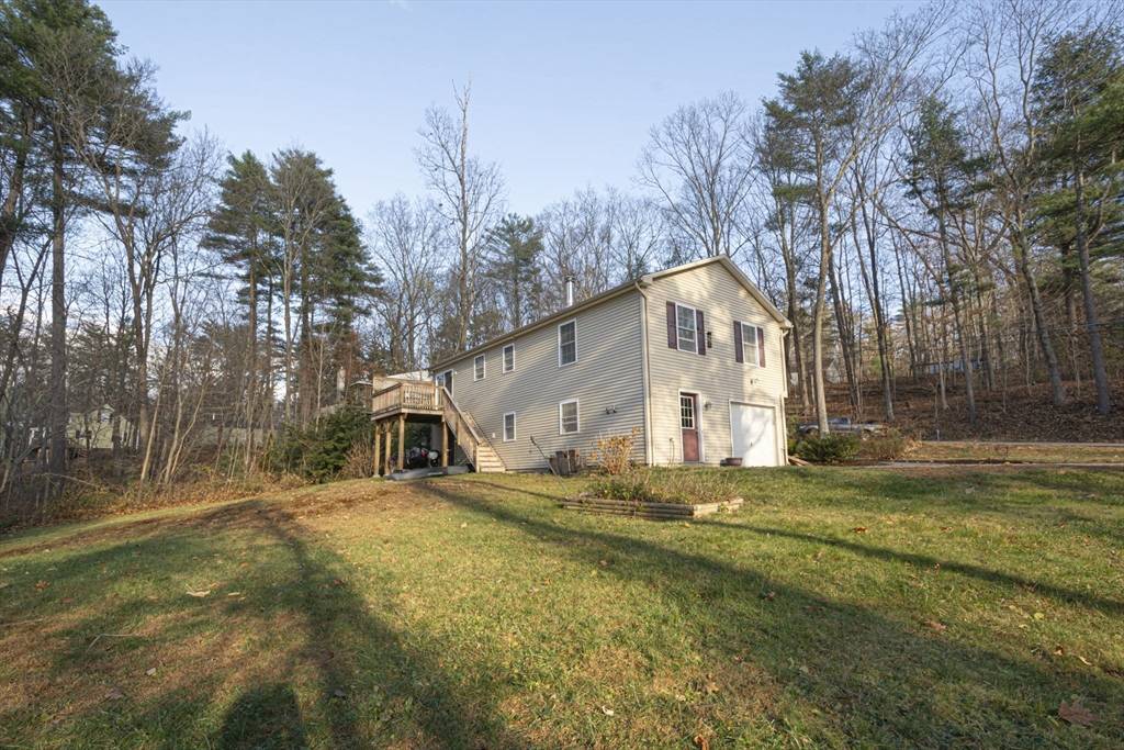 Brimfield, MA 01010,7 Knollwood Rd