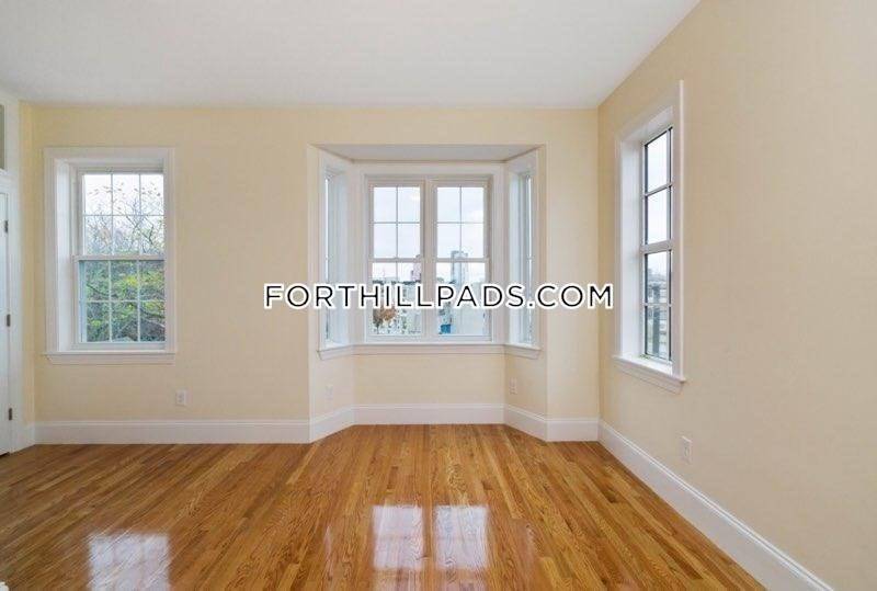 Boston, MA 02119,3 Putnam Place #1