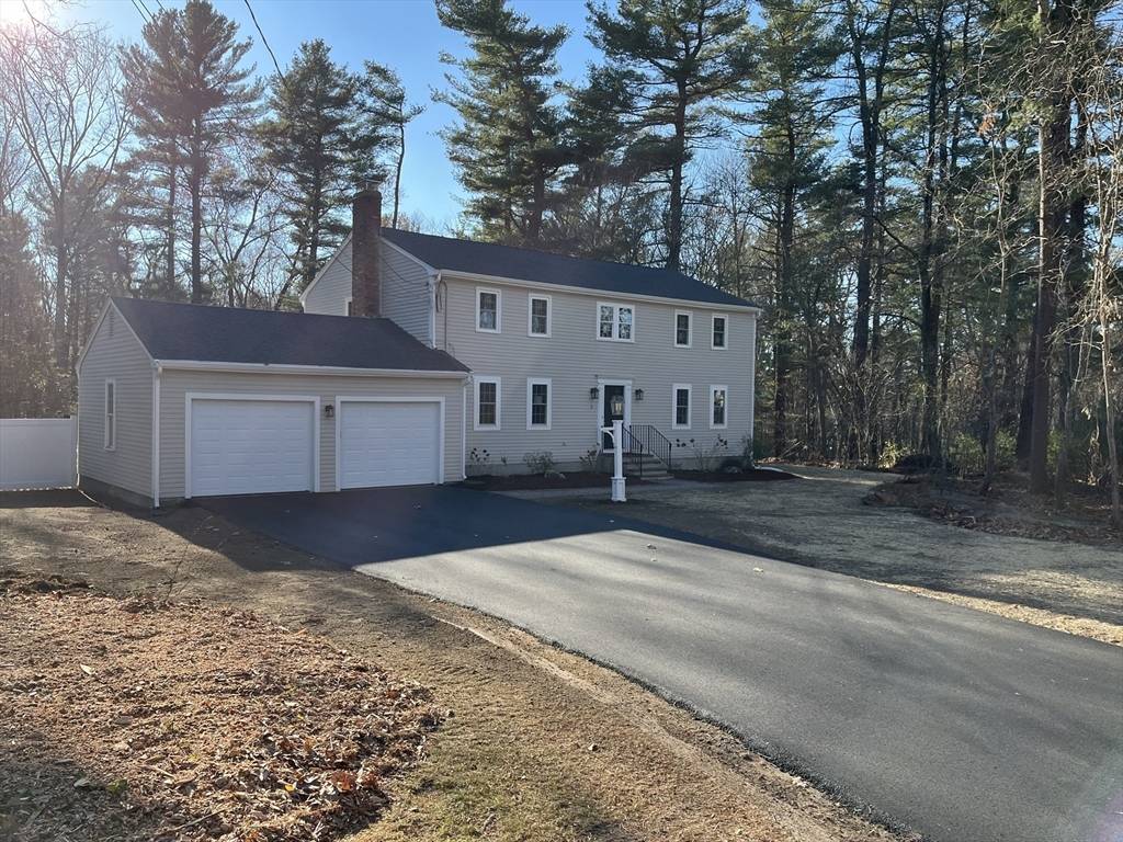 Walpole, MA 02081,5 W Pine Dr