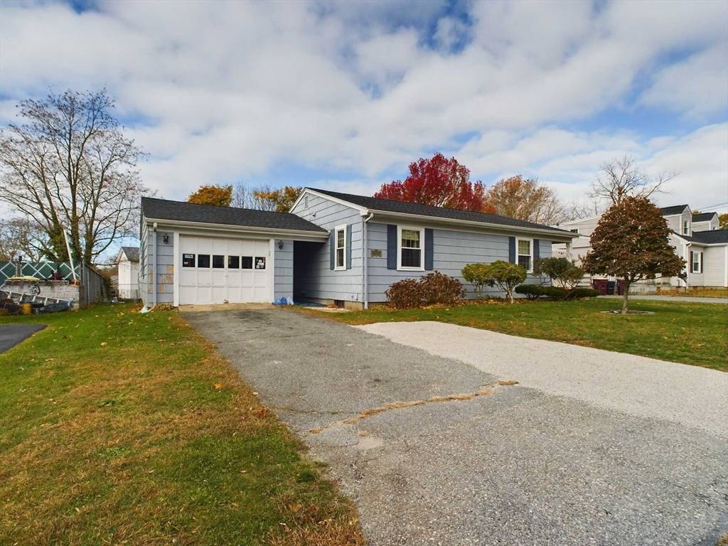 Acushnet, MA 02743,30 Saucier St