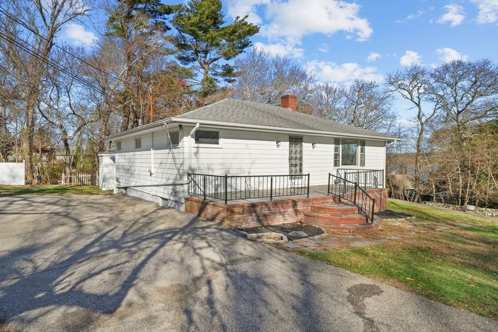 Westport, MA 02790,24 David Rd