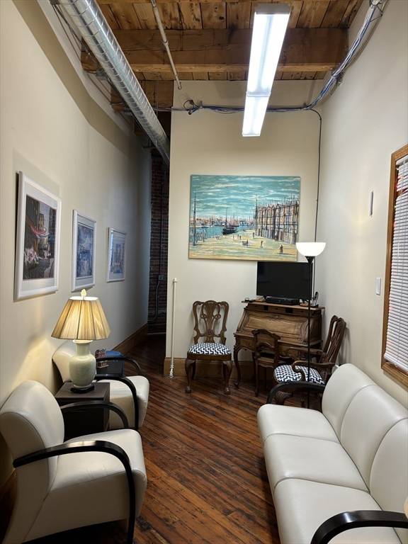 Worcester, MA 01608,51 Union Street #204