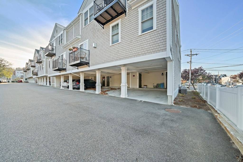 Plymouth, MA 02360,27 Howland Street #2