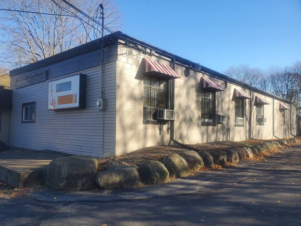 Rockland, MA 02370,437-443 Webster St