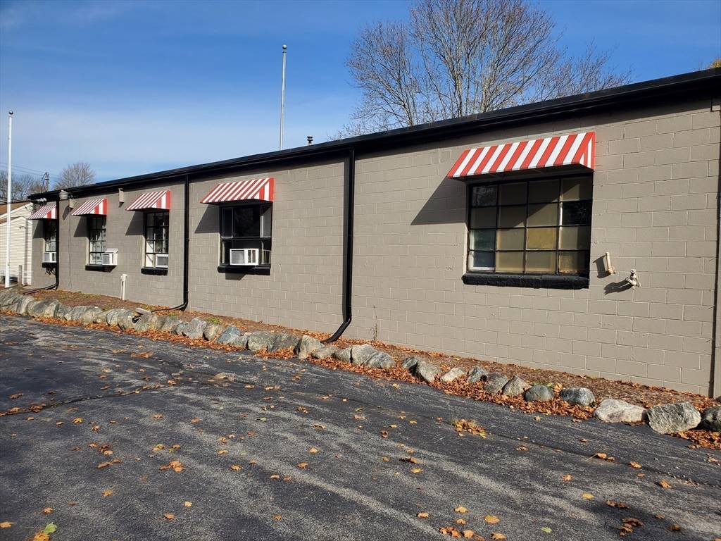 Rockland, MA 02370,437-443 Webster St