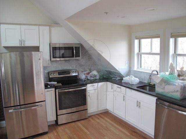 Somerville, MA 02145,34 Fellsway West #5