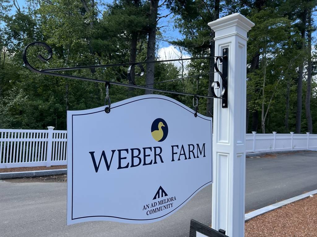 Wrentham, MA 02093,4 Weber Farm Road #4