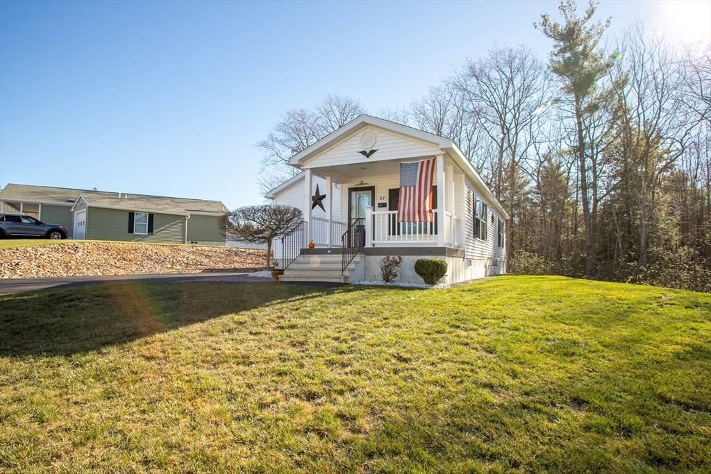 Gardner, MA 01440,87 Opal Lane