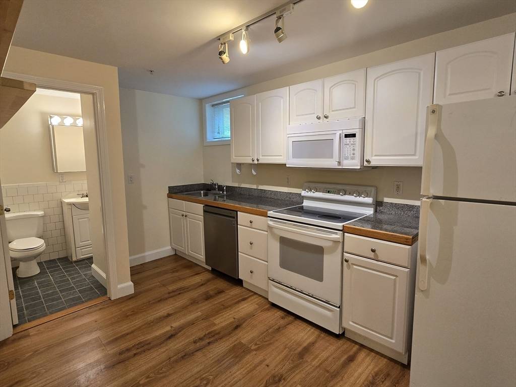 Cambridge, MA 02138,40-42 Parker Street #1A