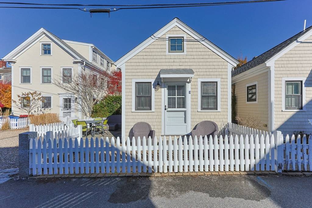 Provincetown, MA 02657,10 Washington Ave #3