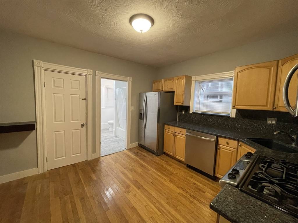 Somerville, MA 02144,35 Cameron Ave #2