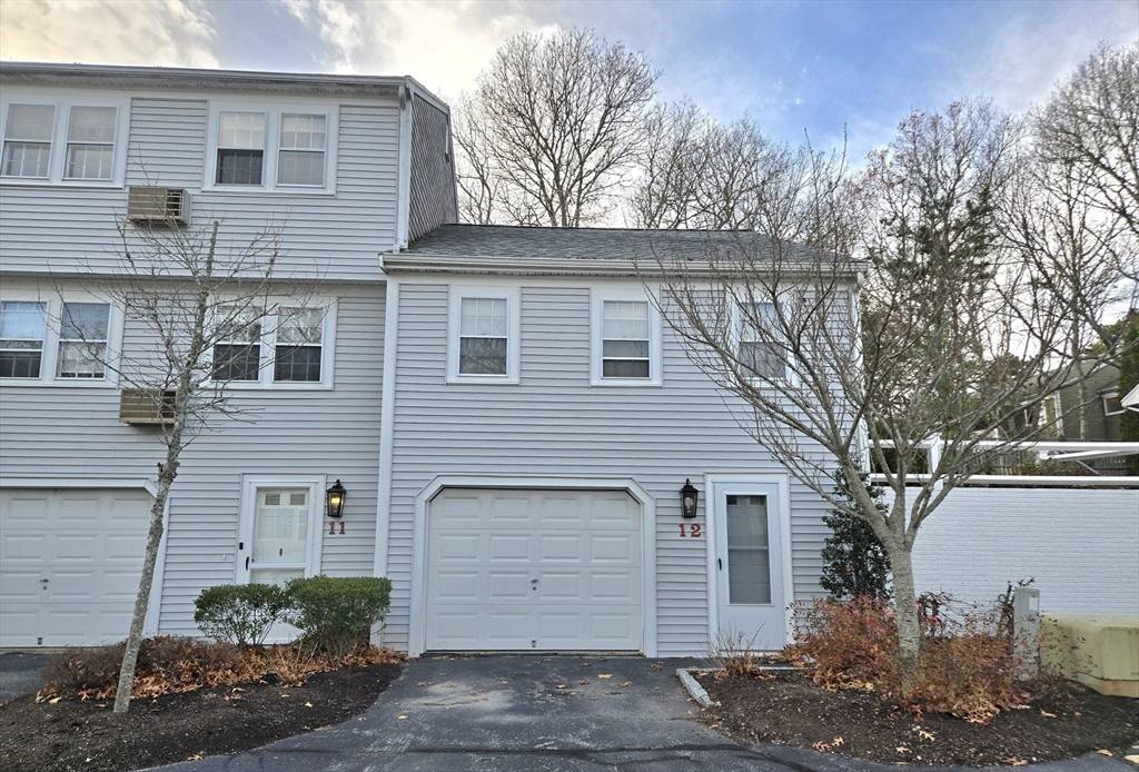 Barnstable, MA 02601,110 W Main St #12