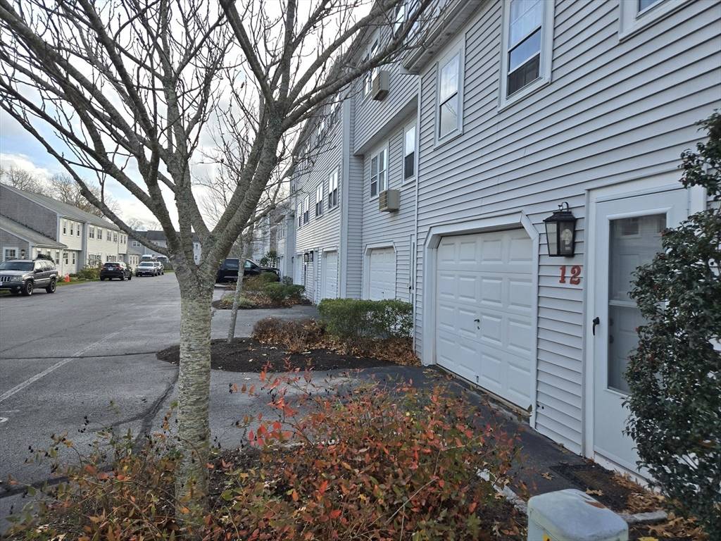 Barnstable, MA 02601,110 W Main St #12