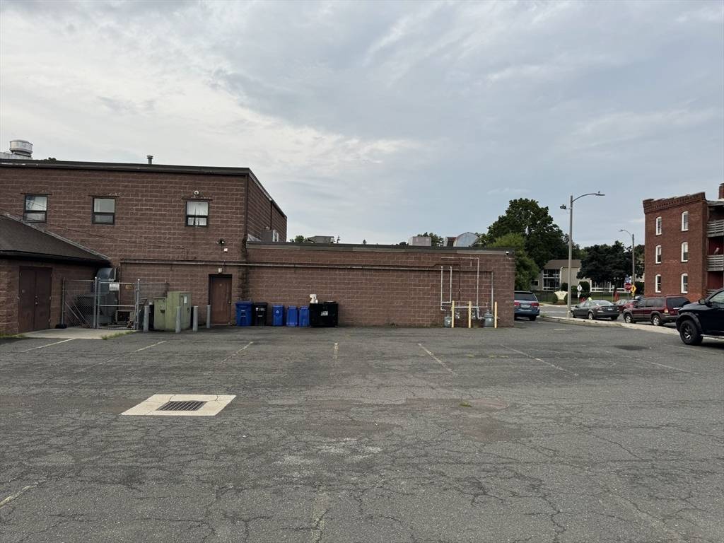 Holyoke, MA 01040,228 Lyman Street #1A