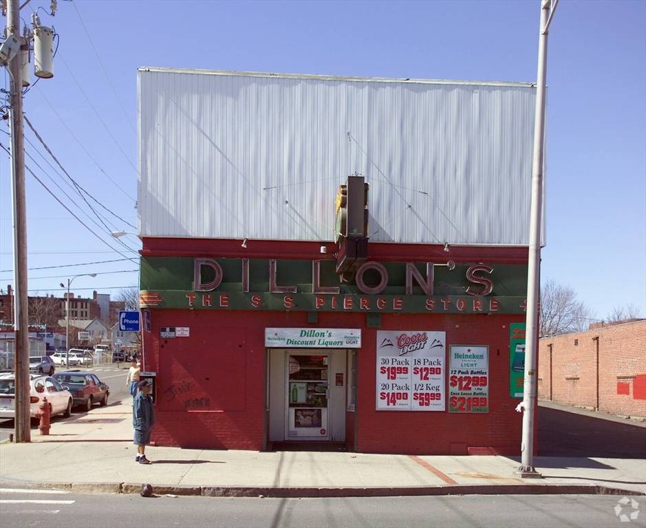 Holyoke, MA 01040,589 High St