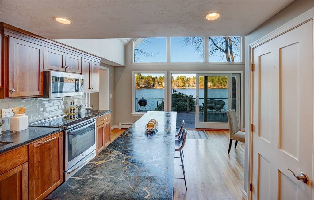 Chelmsford, MA 01824,8 Northview Ave