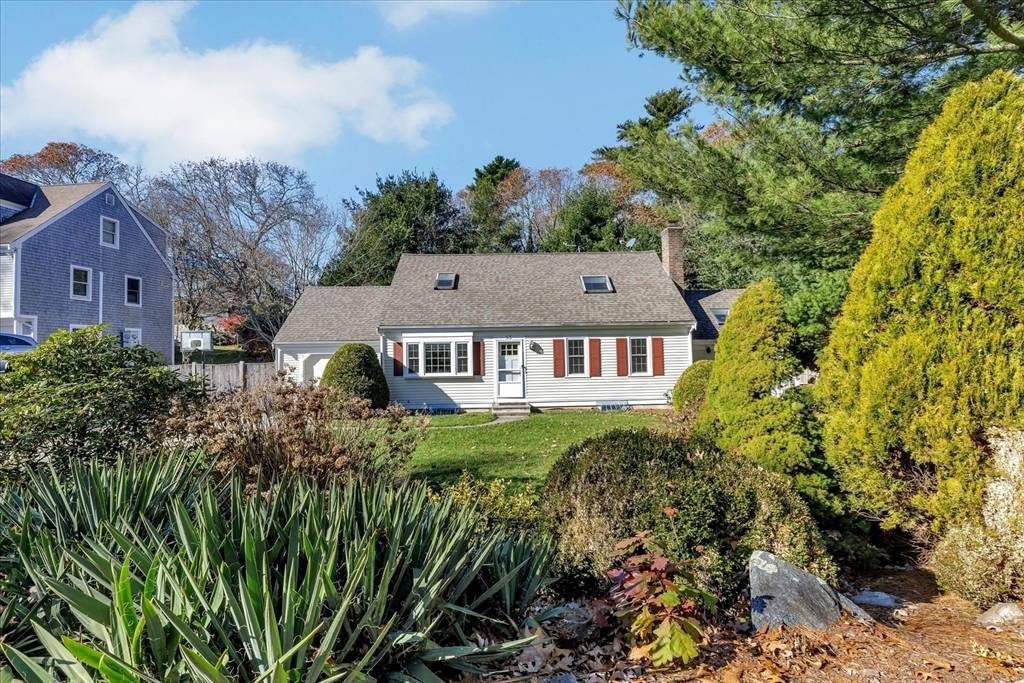 Mashpee, MA 02649,53 Deer Ridge Rd