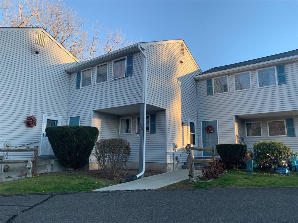 Greenfield, MA 01301,194 Briar Way #194