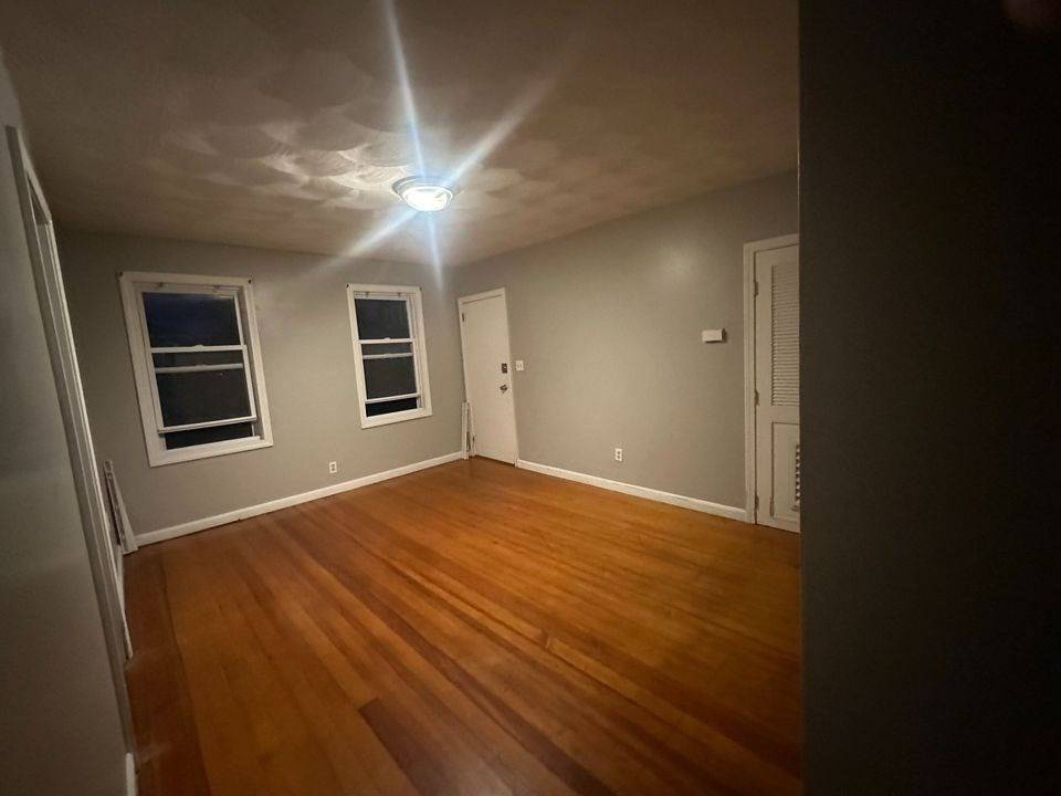 Fall River, MA 02723,1603 Pleasant #3