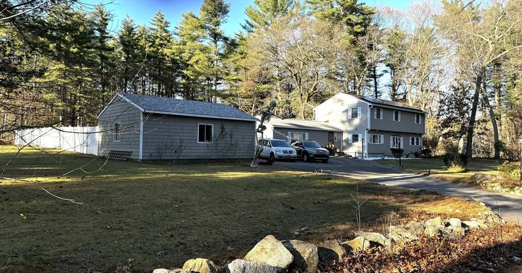 Topsfield, MA 01983,36 Rowley Road