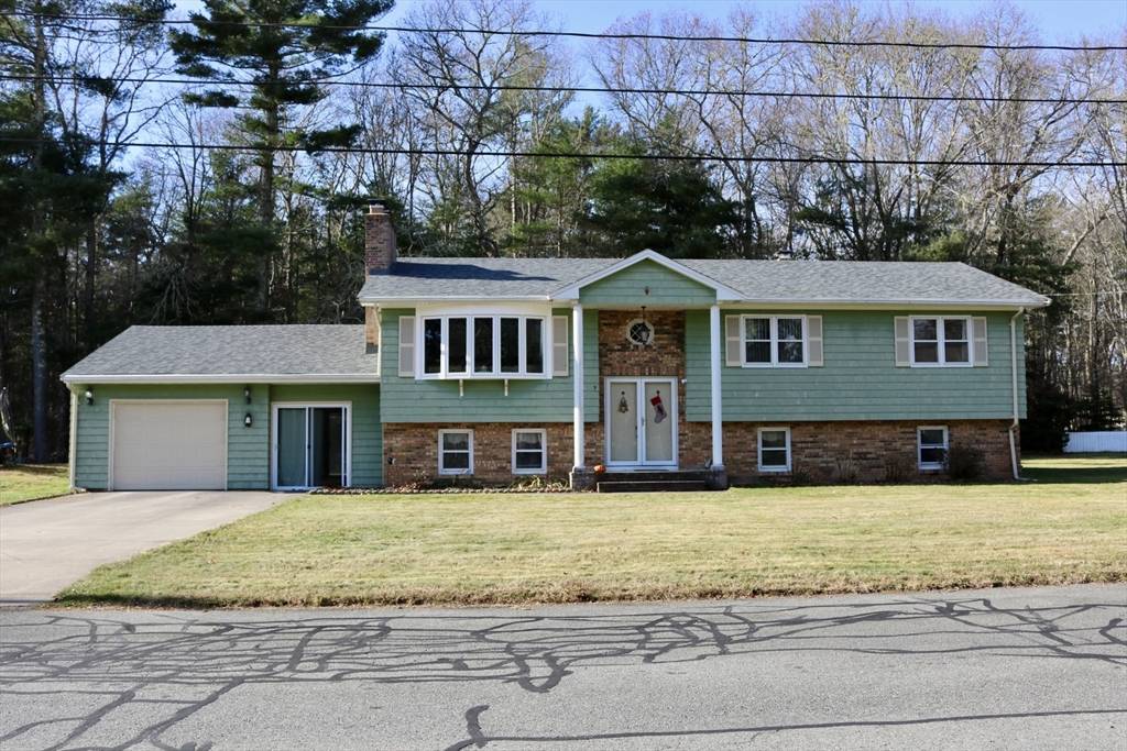 Acushnet, MA 02743,9 Rene St