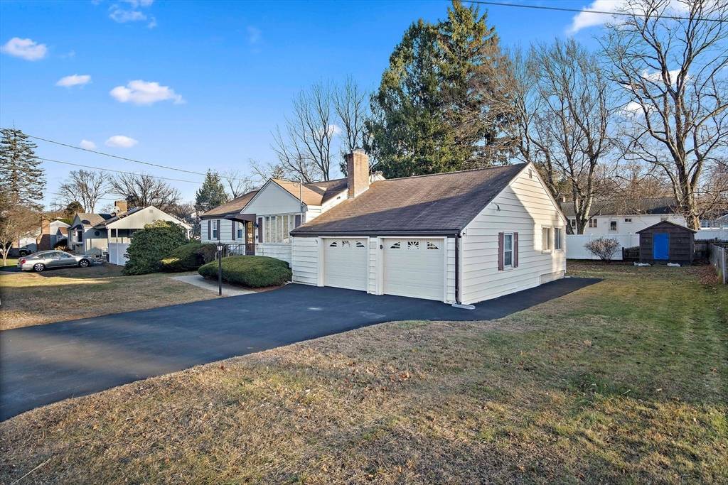 Woburn, MA 01801,11 Day Cir