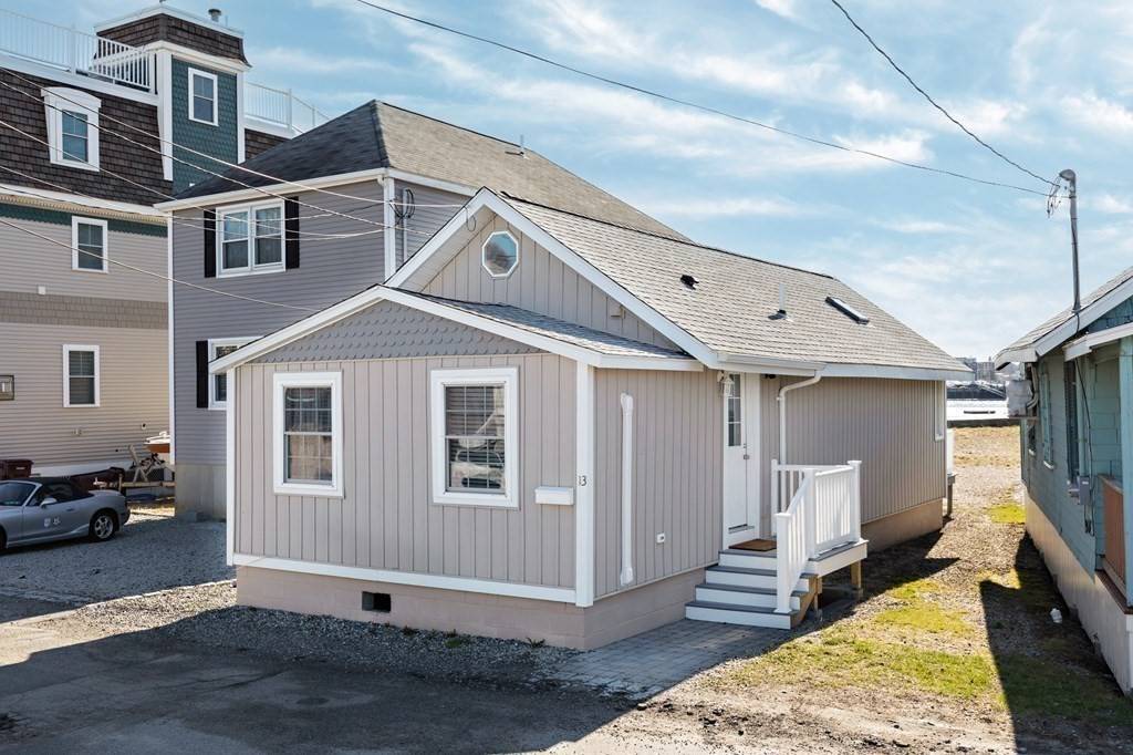 Hull, MA 02045,13 Moreland Avenue #1