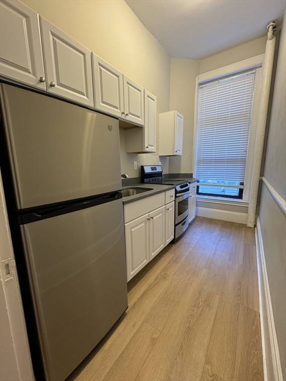 Brookline, MA 02446,9 Sewall #120