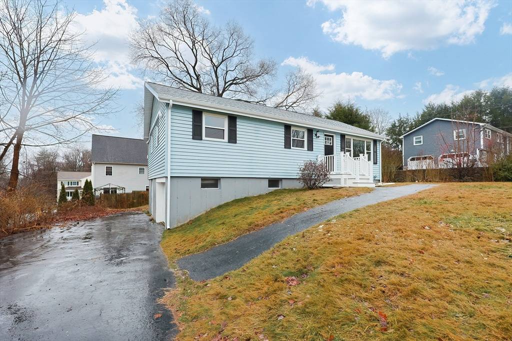 Dudley, MA 01571,12 Lynn Ln