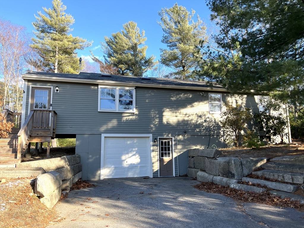 Berkley, MA 02779,11 Saints Way