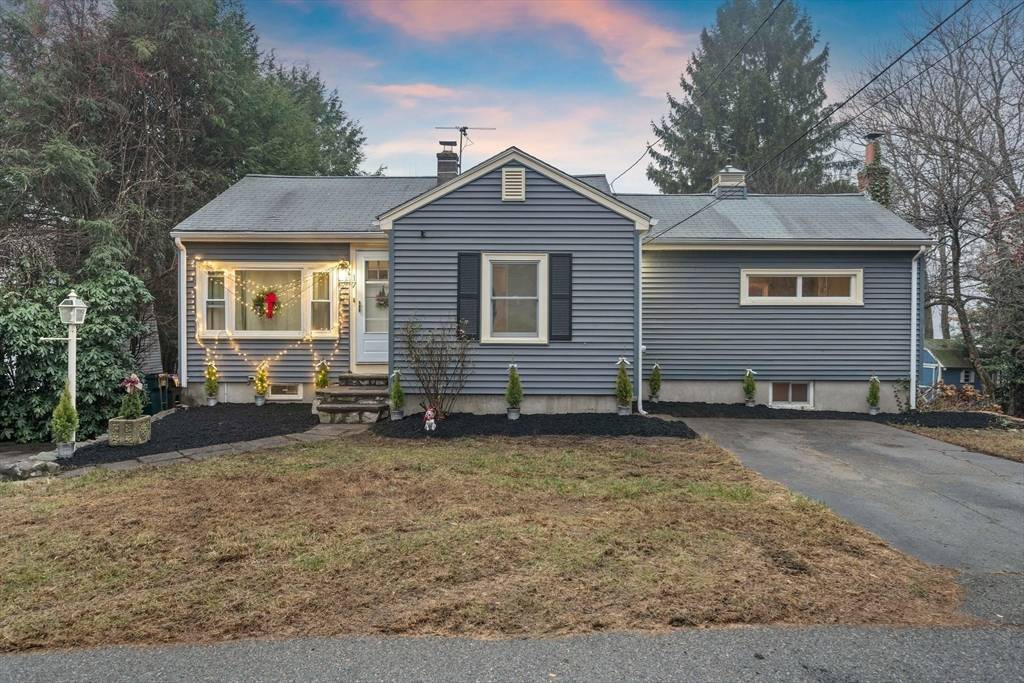 Holbrook, MA 02343,17 Cypress Rd