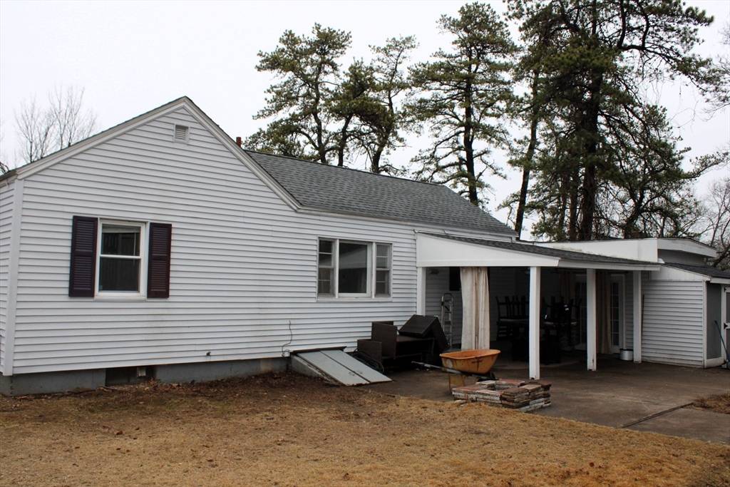 Southwick, MA 01077,48 Pineywood Rd