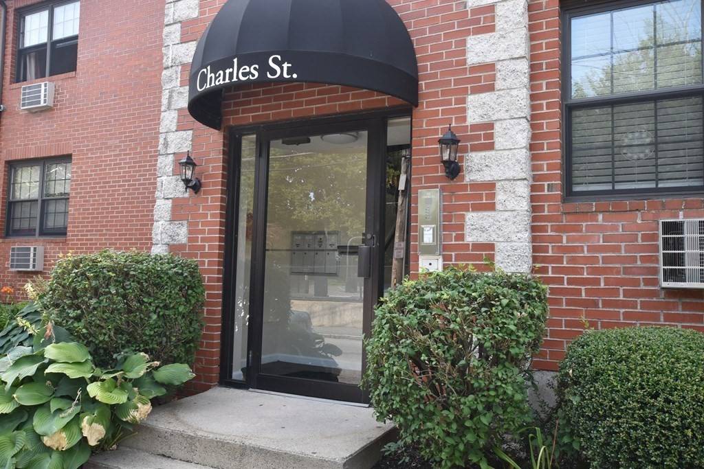 Waltham, MA 02453,88 Charles St #14