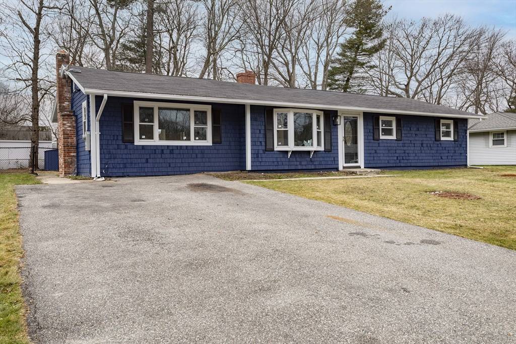 Holbrook, MA 02343,27 Bradford St