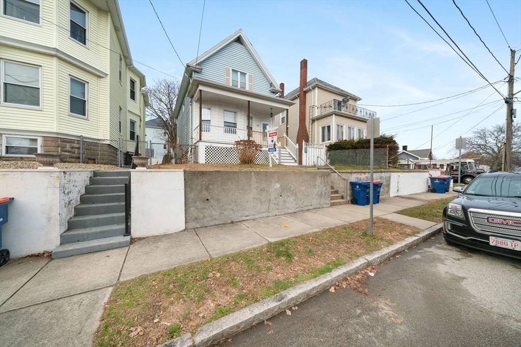 New Bedford, MA 02744,15 Dudley Street