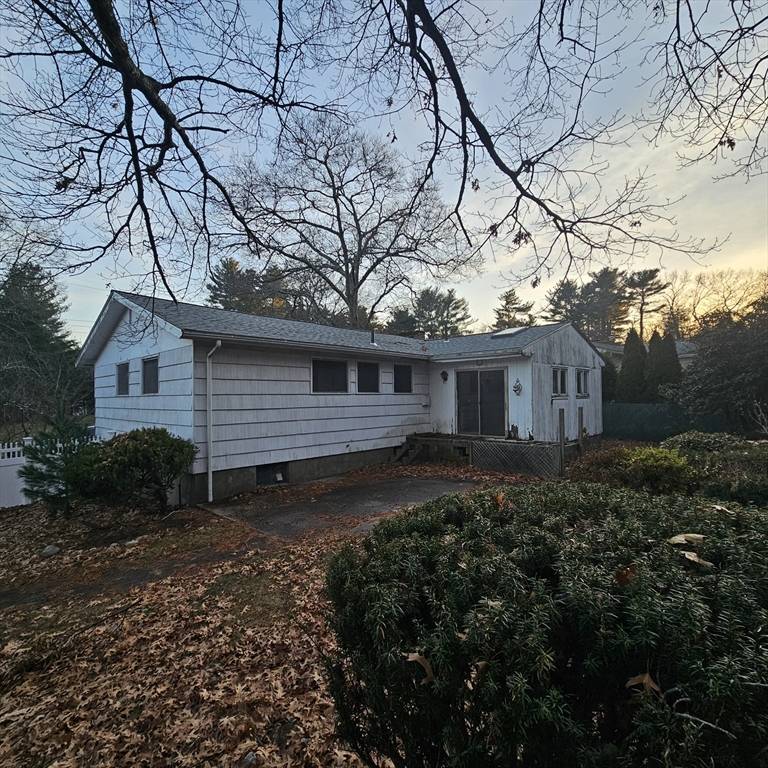 Canton, MA 02021,11 Morton Cir