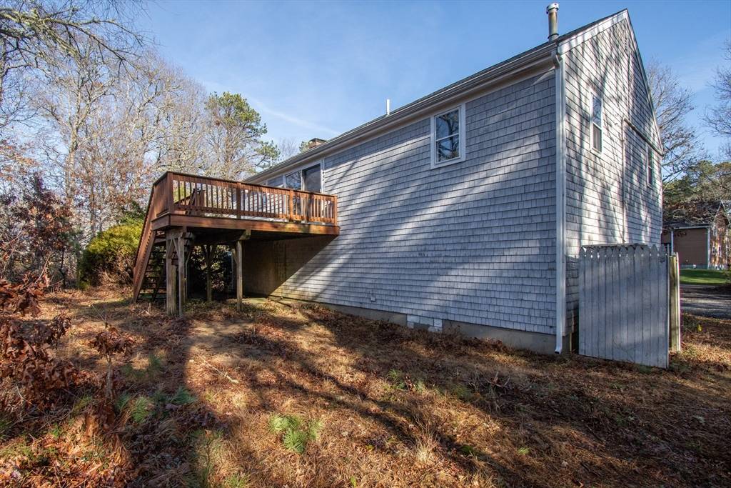 Yarmouth, MA 02673,49 Warbler Ln