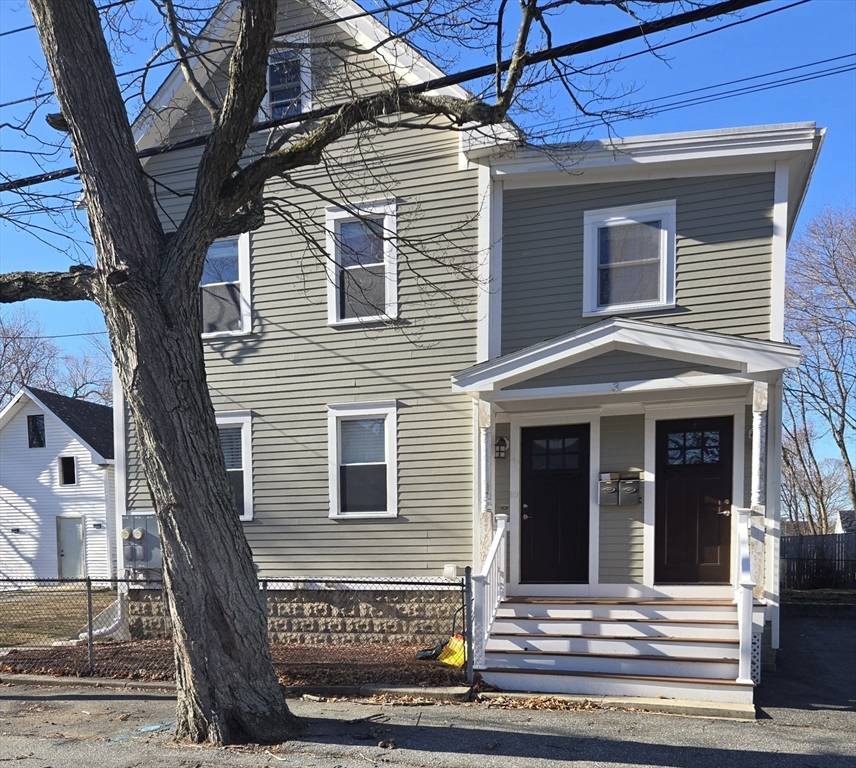 Stoneham, MA 02180,3 Pearl Street #2