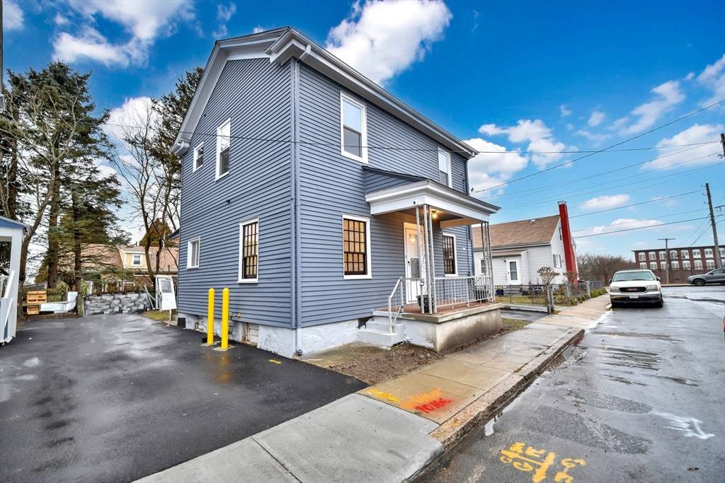 Fall River, MA 02724,17 Wilcox St